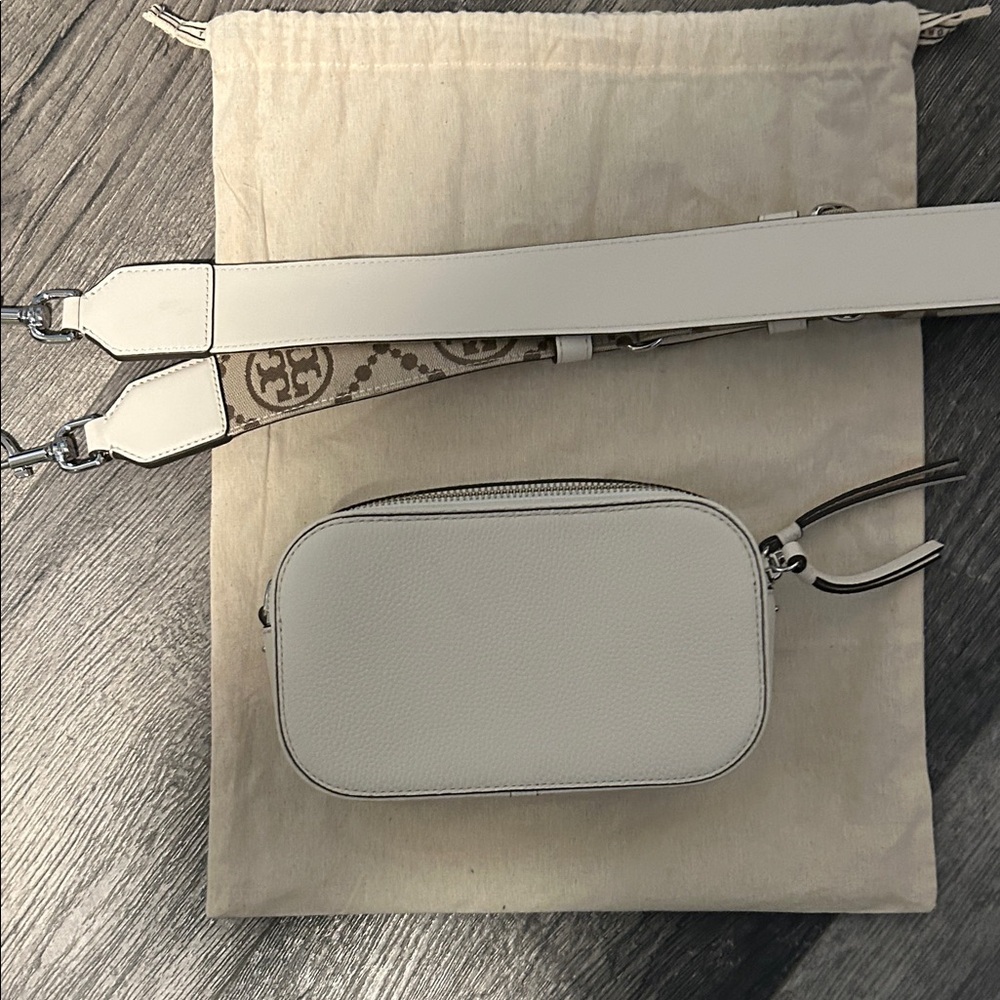 Tory Burch Cream Crossbody Bag with Tan Strap - Picture 2 of 9